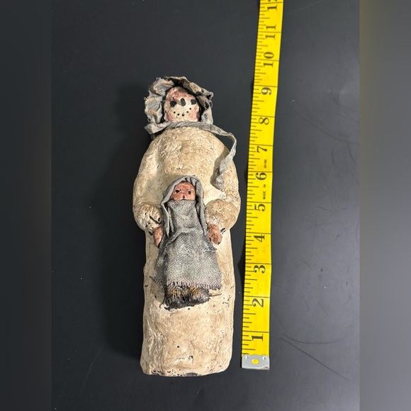 Arlene Wobler "Woblers Woods" Mother Snowman figurine - Picture 5 of 6